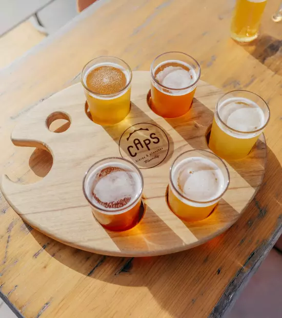 Caps-Bar-Bieres-artisanales-Halles-Biarritz-plateaudegustation-Bieres